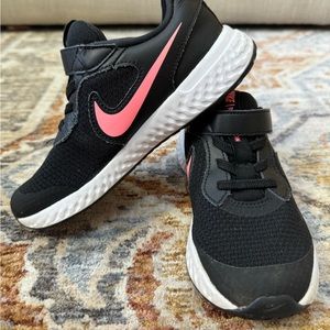 Girls Nikes sneakers size 13